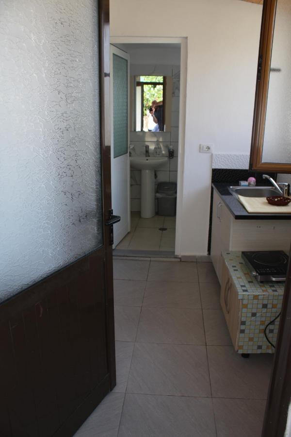 Guesthouse Benardo Sarandë Exterior foto